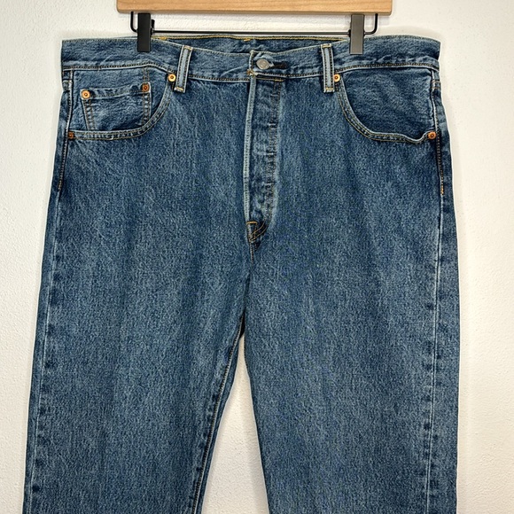 Levi's 501 Classic Straight Leg Jeans 38 X 32 Button Fly Mid Wash Unisex - Picture 3 of 8